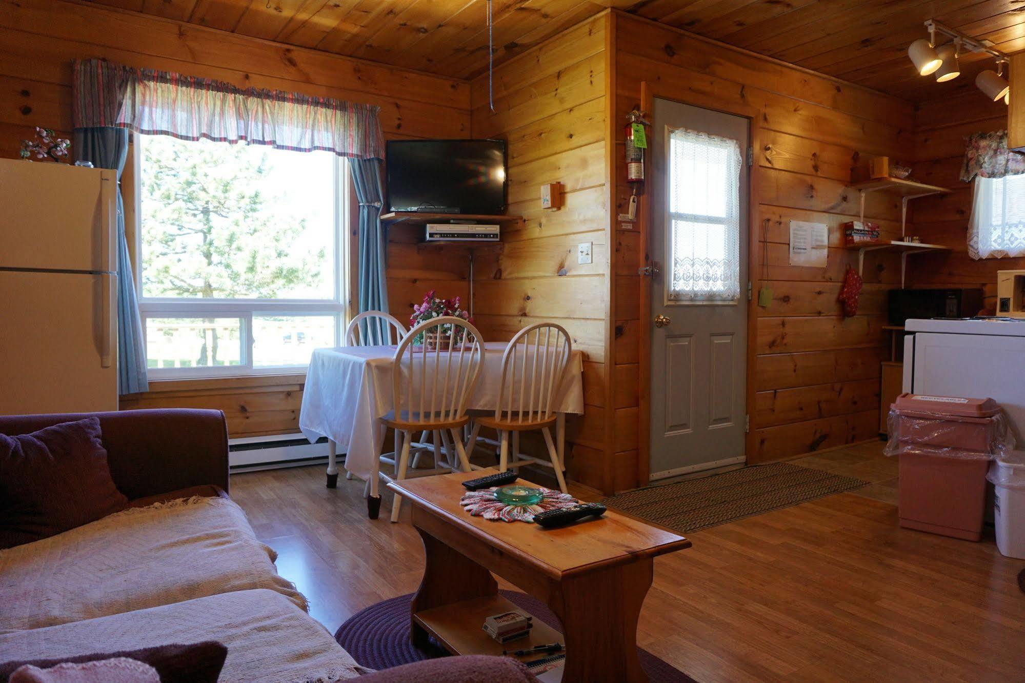 Meadowview Cottages North Milton Exterior photo